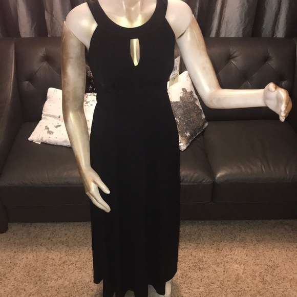 Dresses & Skirts - NWT Sangria black long social dress size 8